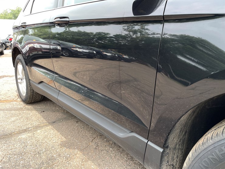 2016-ford-edge-sel-image-34