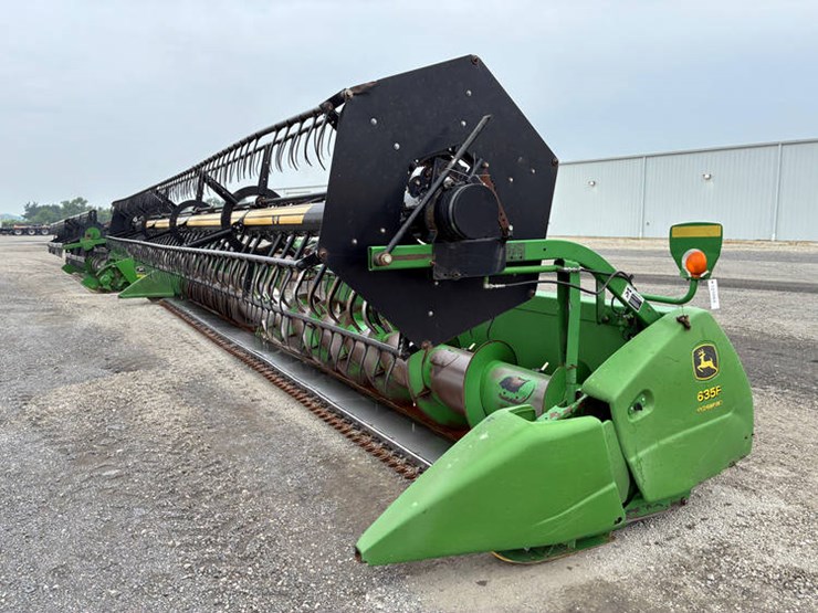 2004-john-deere-635f-image-1