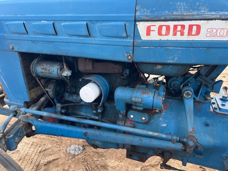 ford-2000-image-16