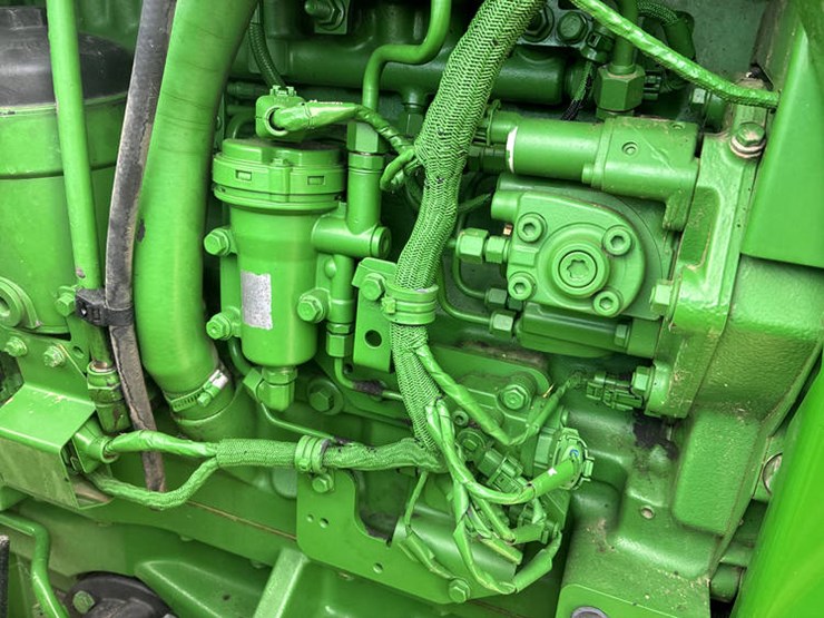 2012-john-deere-8360r-image-70