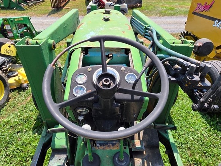 john-deere-300-image-34