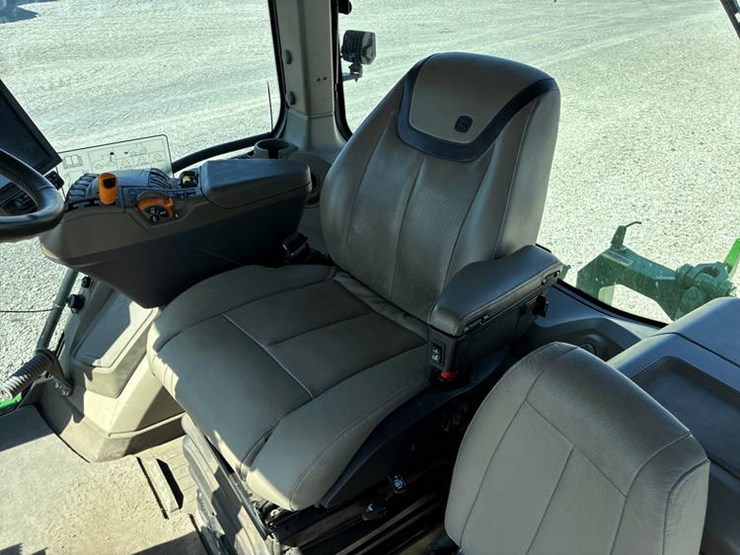 2020-john-deere-8rx-410-image-94