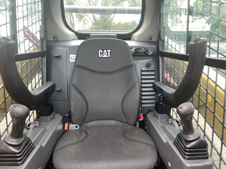 2019-caterpillar-259d3-image-36