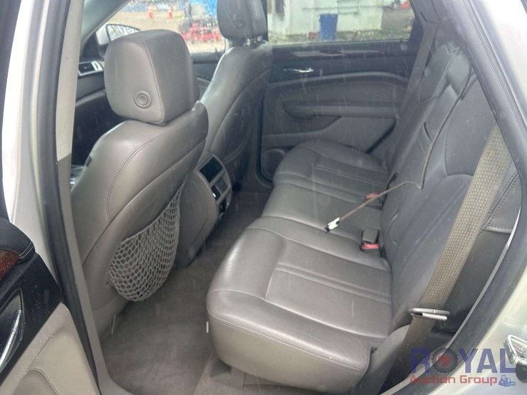 2011-cadillac-srx-image-15