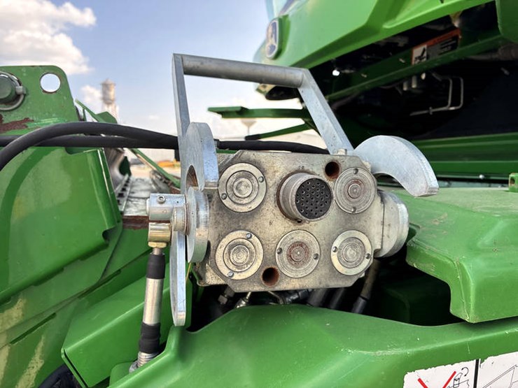2016-john-deere-s680-image-12