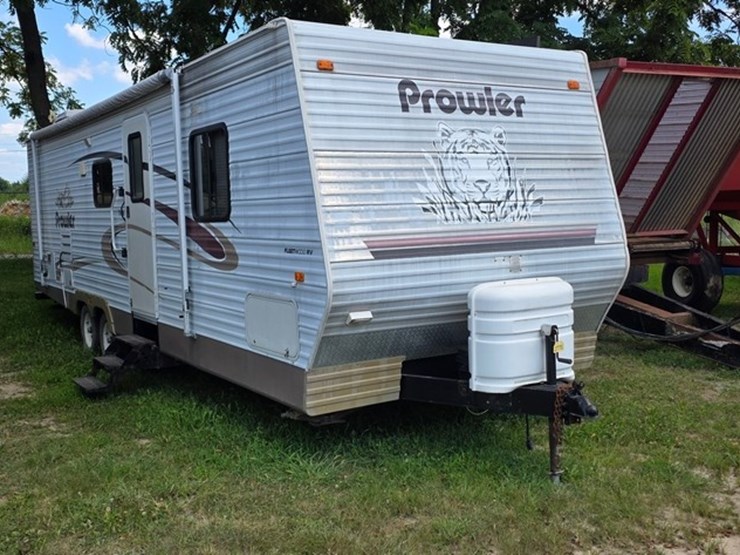 2003-fleetwood-2-axle-camper-(title)-image-1