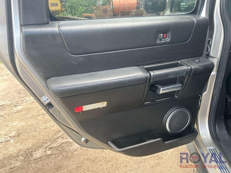2005-hummer-h2-image-16