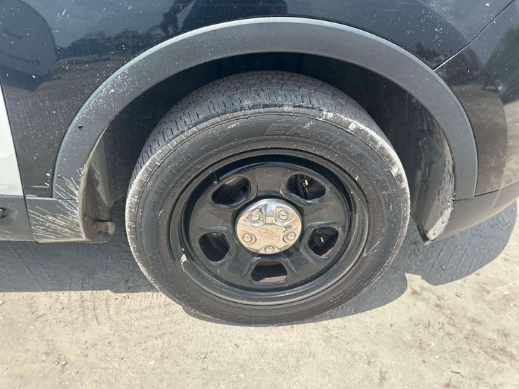 2016-ford-explorer-image-28