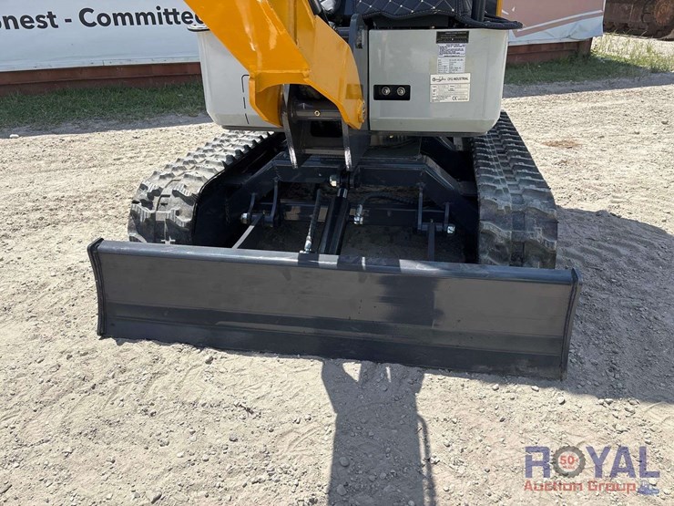 unused-2025-cfg-xz20r-mini-excavator-image-13