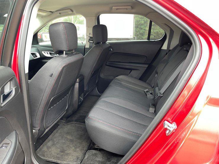 2015-chevrolet-equinox-lt-image-52