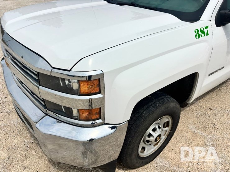 2015-chevrolet-2500hd-image-17
