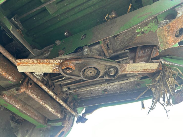 2011-john-deere-608c-image-33