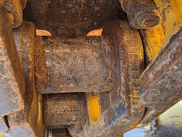 2019-caterpillar-d6n-lgp-image-23