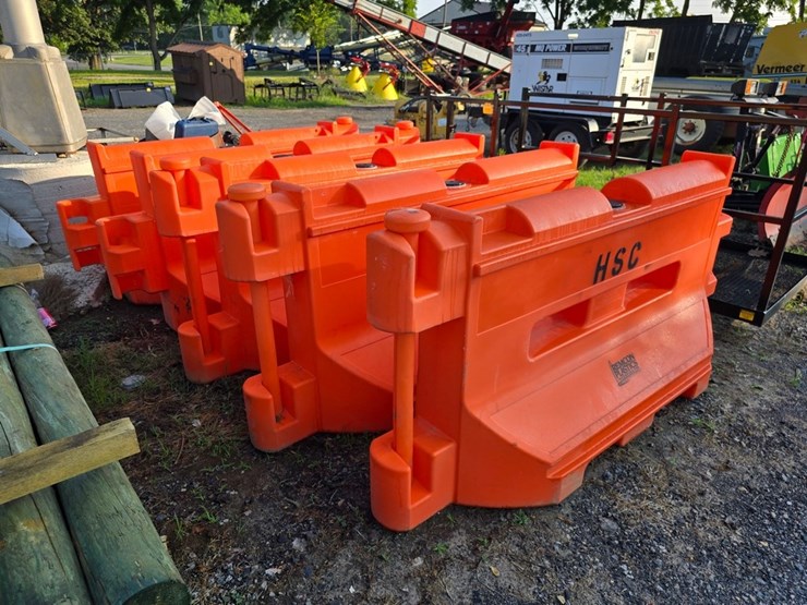 5-6'-orange-plastic-barriers-image-2