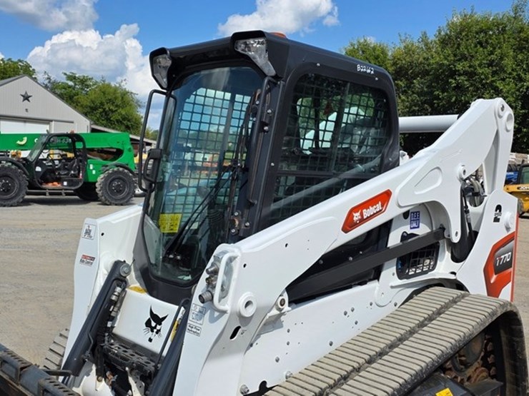 2023-bobcat-t770-image-35