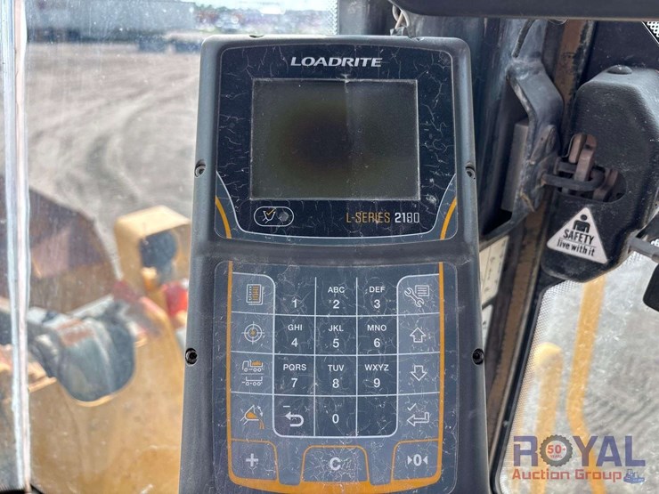 2011-deere-844k-image-13