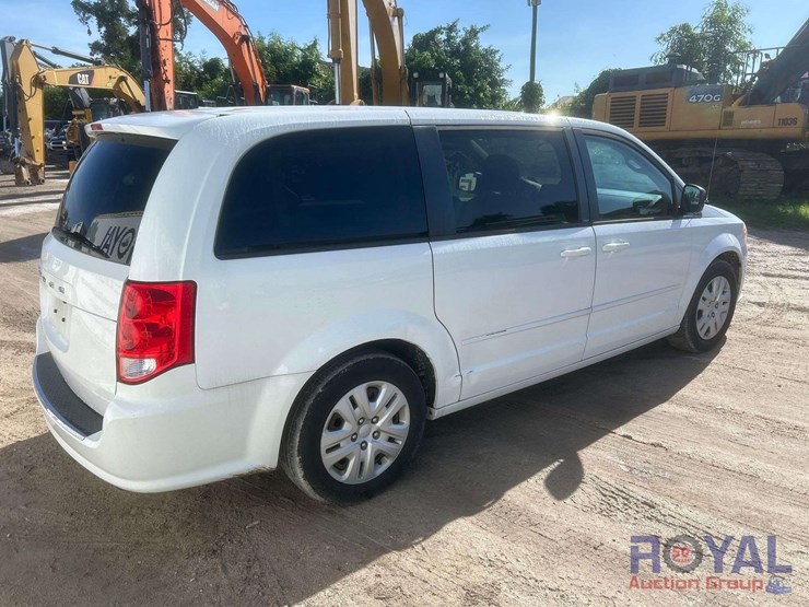 2013-dodge-grand-caravan-se-image-2