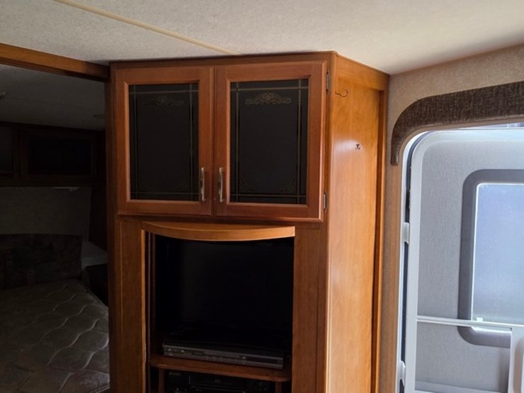 2003-fleetwood-2-axle-camper-(title)-image-32