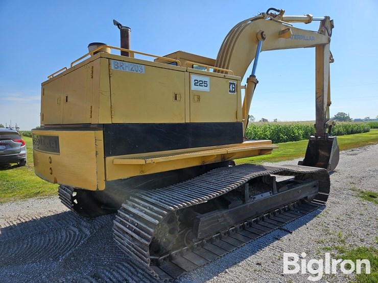 1981-caterpillar-225-image-5