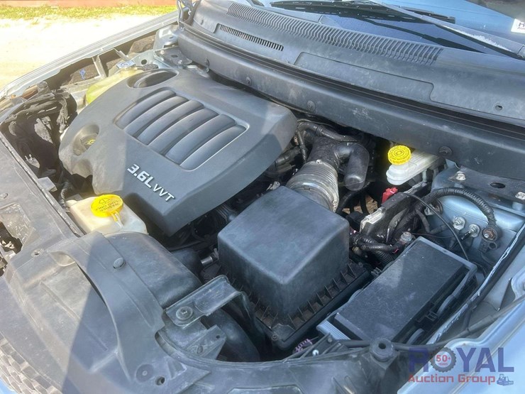 2013-dodge-journey-sxt-image-9