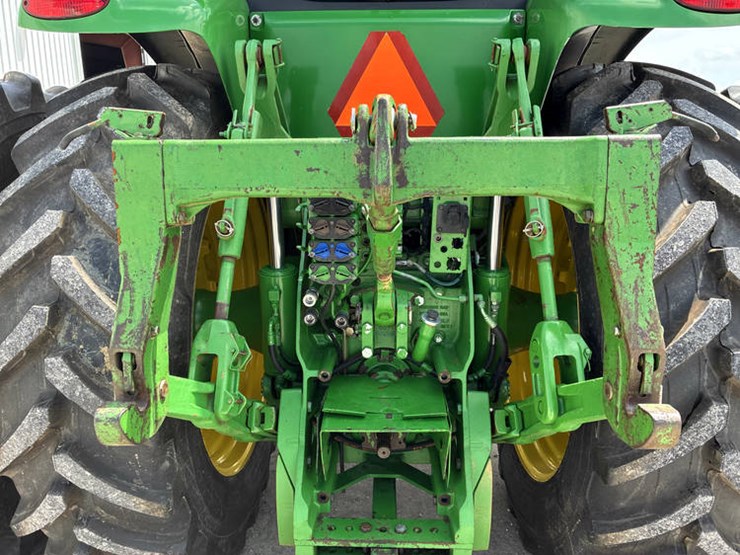 2014-john-deere-8285r-image-29