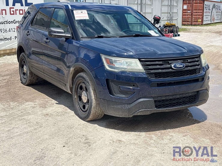 2016-ford-explorer-image-2