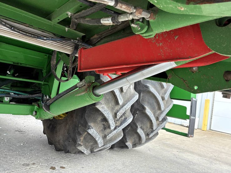 2014-john-deere-s680-image-15