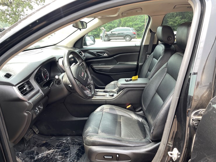 2017-gmc-acadia-image-60