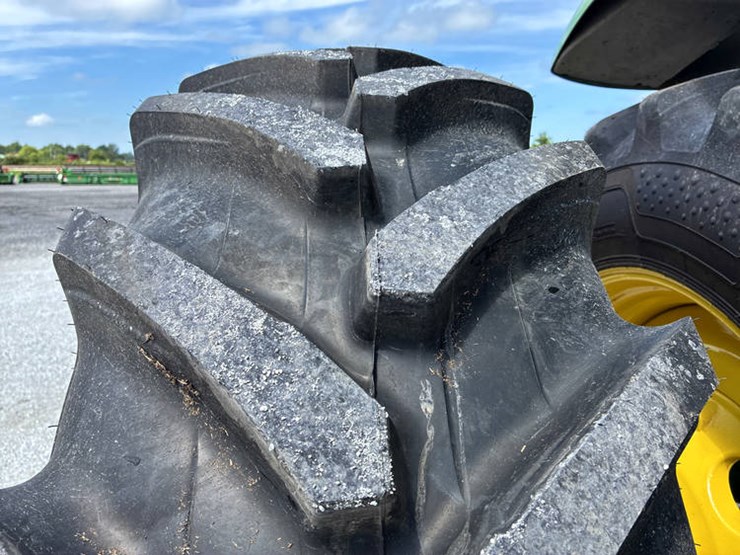 2014-john-deere-8285r-image-60