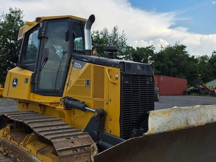 2014-deere-700k-lgp-image-47