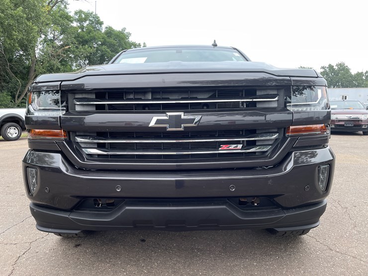 2016-chevrolet-silverado-image-10