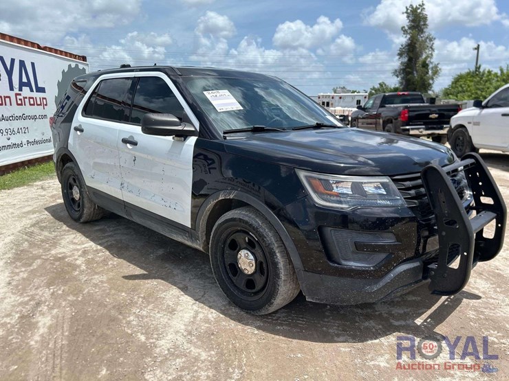 2018-ford-explorer-image-2