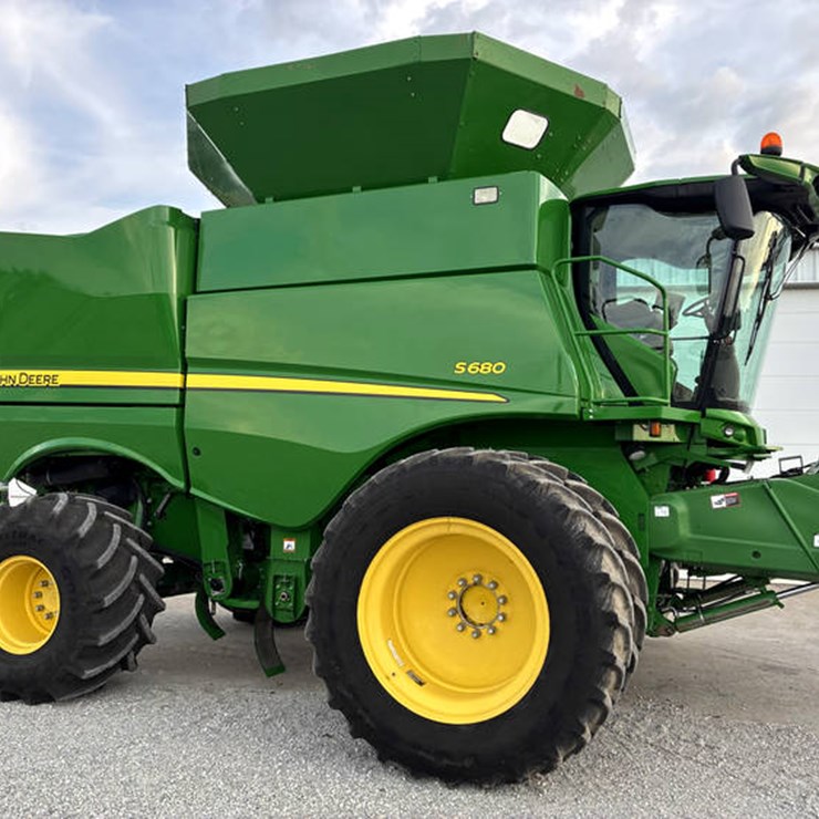 2015 JOHN DEERE S680