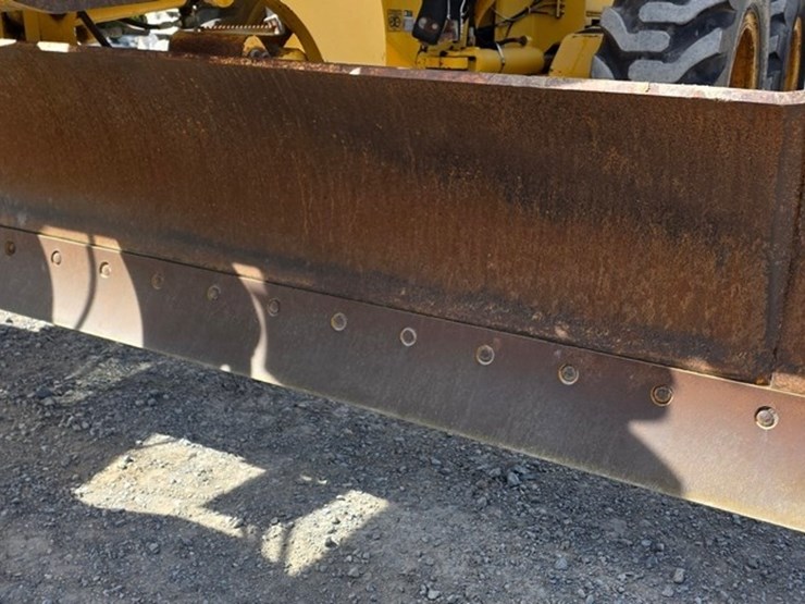 2001-deere-670c-image-13