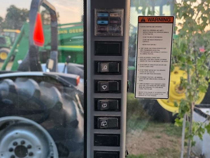new-holland-tn70d-image-66