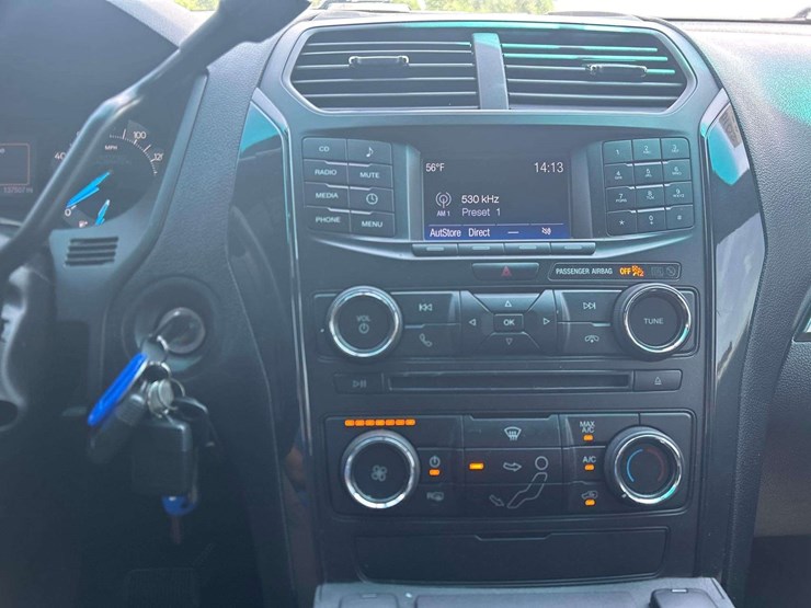 2016-ford-explorer-image-10