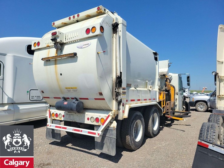 2017-international-workstar-7400-image-3