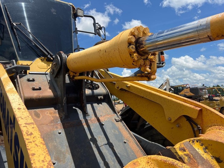 komatsu-wa380-8-image-25