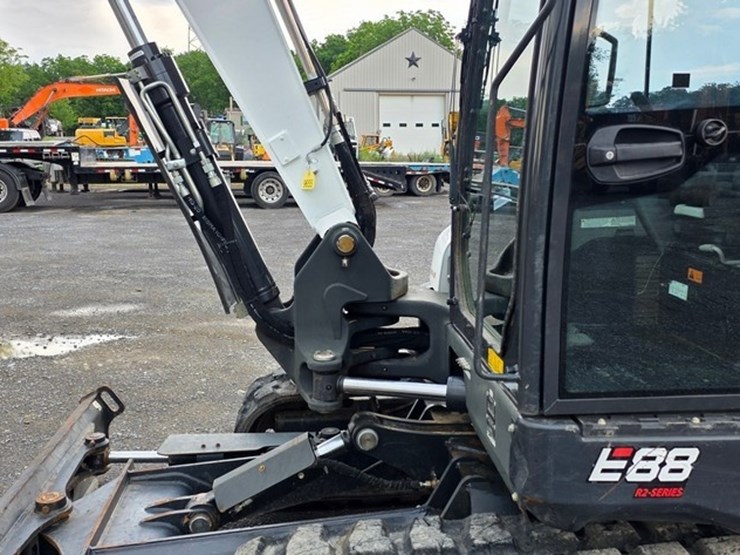 2022-bobcat-e88-image-16
