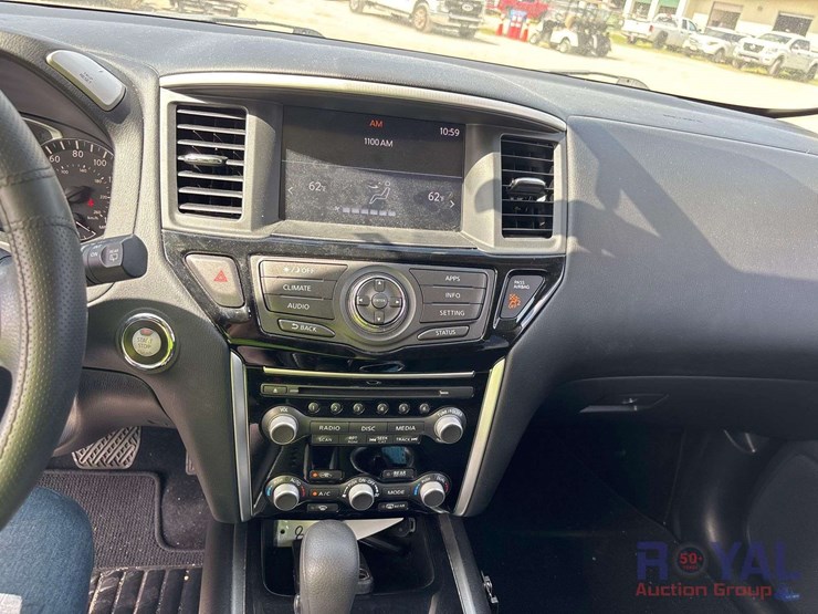 2017-nissan-pathfinder-image-11