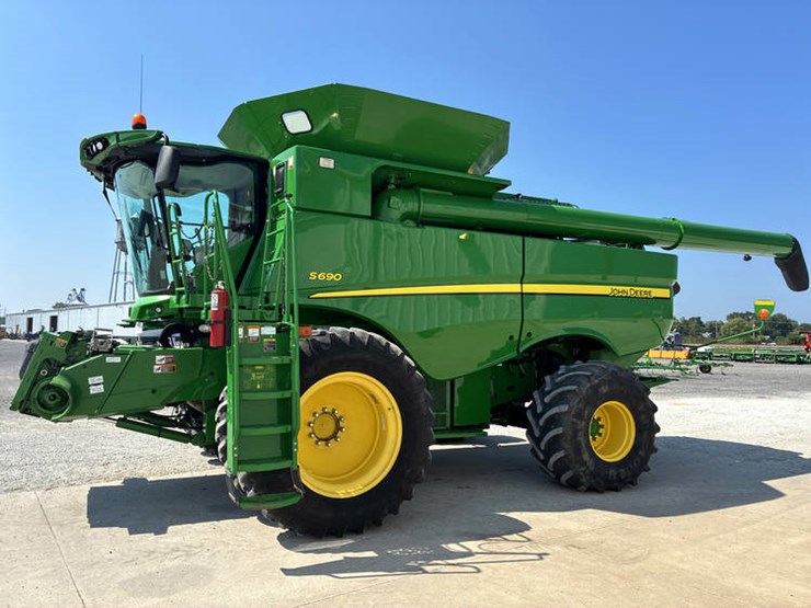 2013-john-deere-s690-image-8
