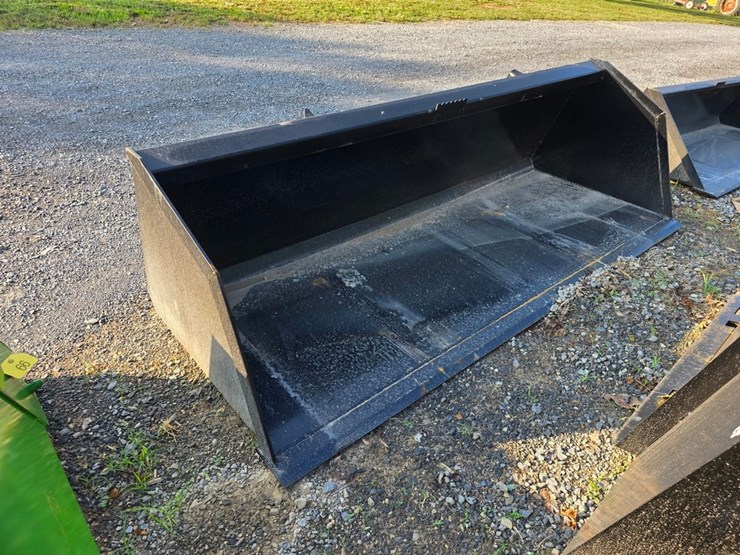 new-swict-96"-skidloader-material-bucket-image-4