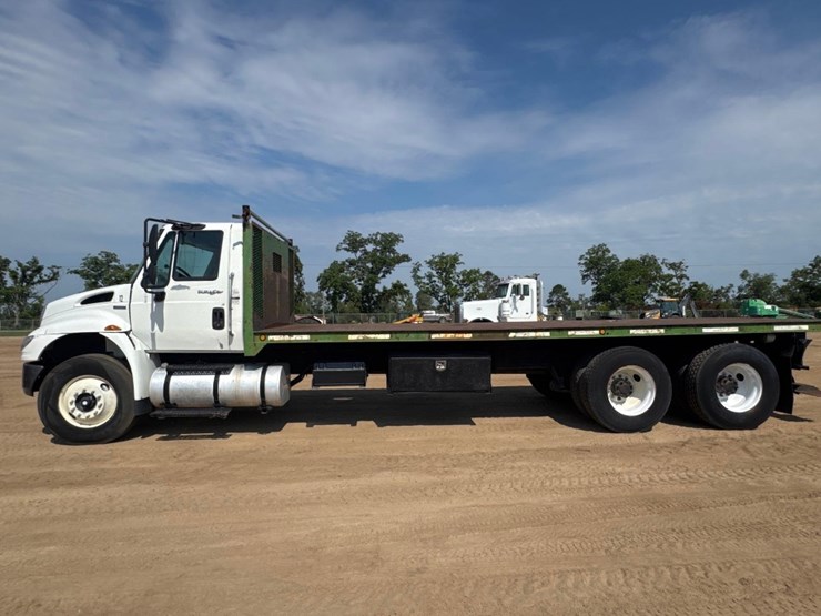 2010-international-durastar-4400-image-1