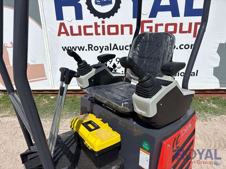 unused-2025-cfg-mx15rx-mini-excavator-image-13