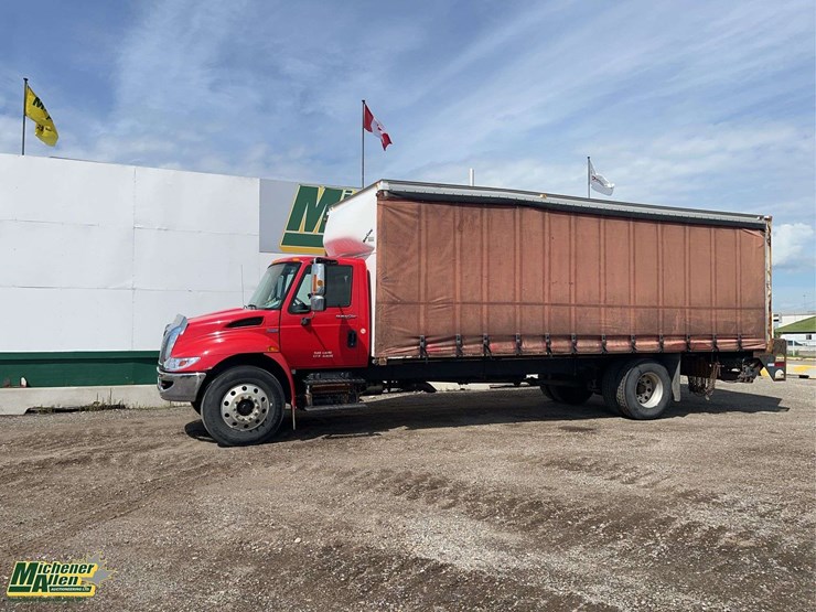 2009-international-durastar-4300-image-2
