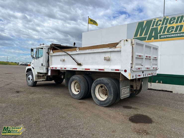 1999-freightliner-fl80-image-12