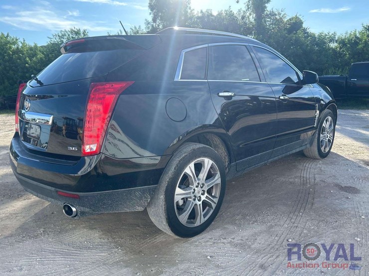 2012-cadillac-srx-image-3
