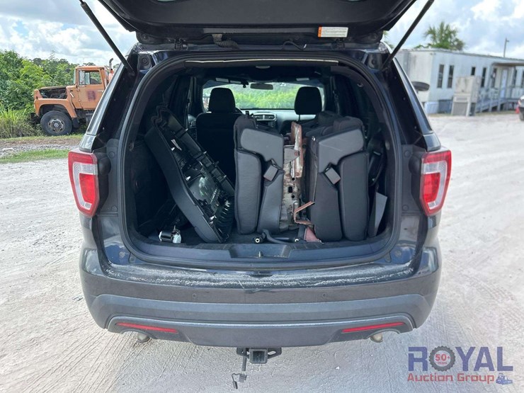 2017-ford-explorer-image-19