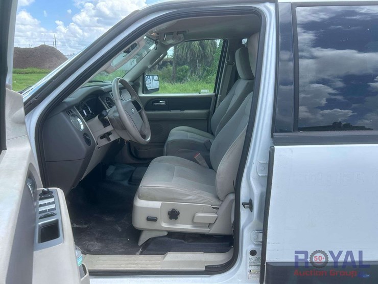 2013-ford-expedition-xlt-image-13