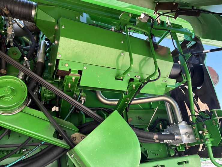 2013-john-deere-s690-image-56